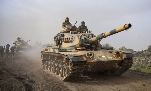 Xe tăng Thổ Nhĩ Kỳ tiến về Afrin. Ảnh: Jpost.