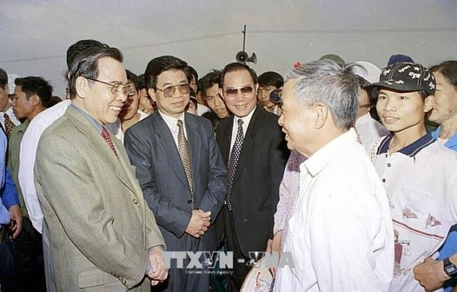 Những hình ảnh hoạt động của nguyên Thủ tướng Phan Văn Khải - ảnh 8