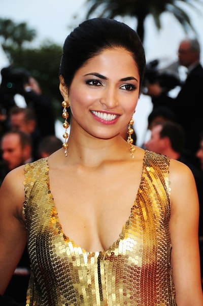 Parvathy Omankuttan - Á hậu 1 của Miss World 2008 - tham dự buổi ra mắt phim Bright Star trong khuôn khổ Liên hoan phim Cannes 2009. Người đẹp tỏa sáng trong chiếc váy ánh kim của Nikki Beach Lifestyle.