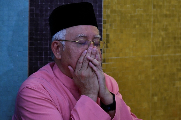 Cảnh sát Malaysia bố ráp nhà người thân cựu thủ tướng Najib - Ảnh 1.