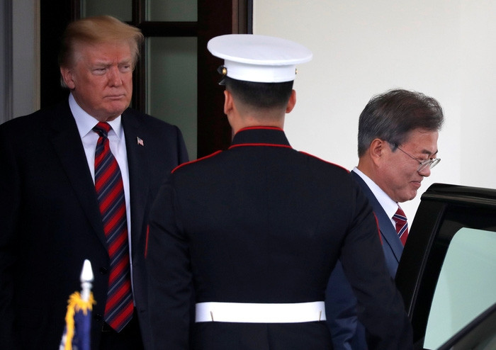 Ông Trump vẫn gặp ông Kim Jong Un ngày 12-6 - Ảnh 1.