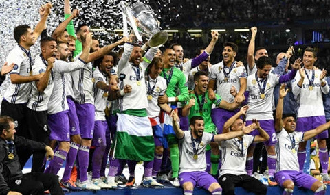 Real là đội đầu tiên bảo vệ thành công danh hiệu Champions League