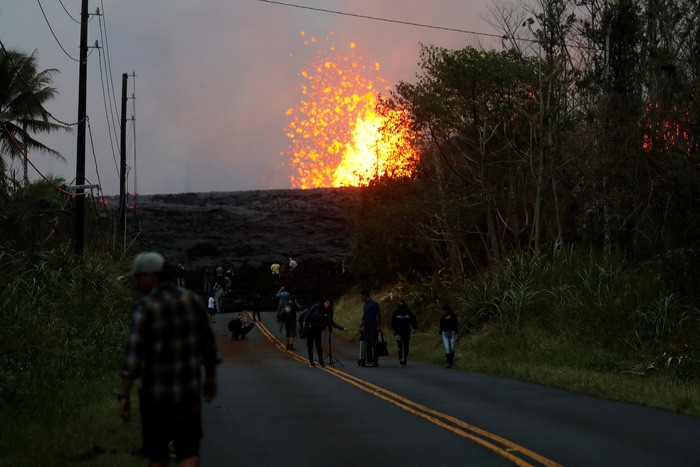 Núi lửa ở Hawaii bắt đầu thiêu cháy đầy cuồng nộ - Ảnh 4.