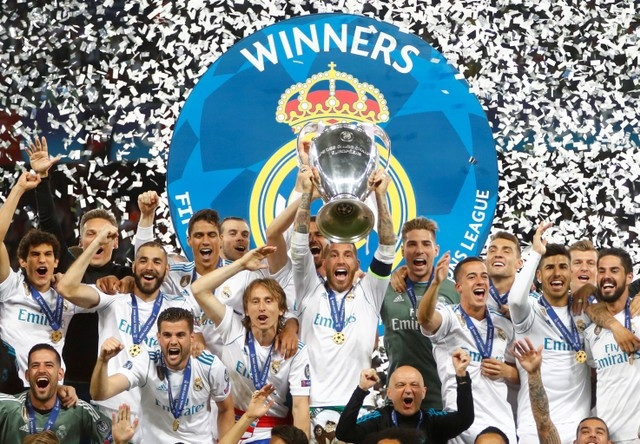 Real Madrid cùng HLV Zidane đã đi vào lịch sử Champions League khi họ là CLB sở hữu nhiều danh hiệu vô địch nhất (3 lần) cũng như Zidane là HLV đầu tiên liên tiếp giành 3 chiếc cúp vô địch Champions League.