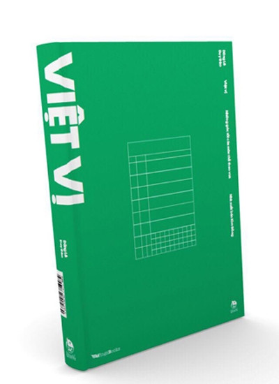 Bìa sách Việt vị được thiết kế như một sân bóng.