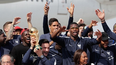 ĐT Pháp diễu hành mừng danh hiệu World Cup trước 500.000 CĐV