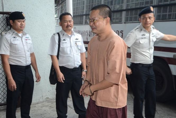 Wirapol Sukphol xuất hiện tại tòa án Bangkok ngày 9/8. Ảnh: Reuters.