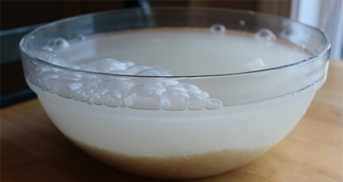 Rửa mặt bằng nước vo gạo hàng ngày giúp da trắng sáng, mềm mịn. 