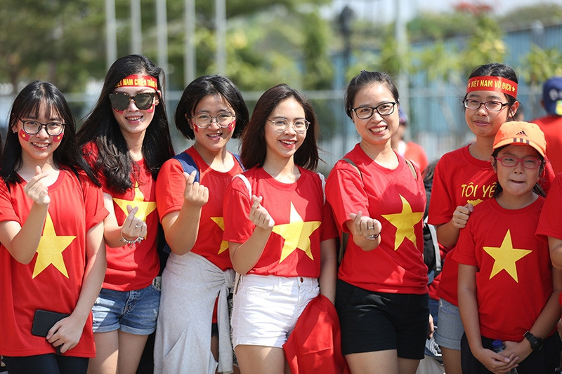 Bóng hồng Việt đổ bộ sân Wibawa Mukti tiếp lửa U23 Việt Nam