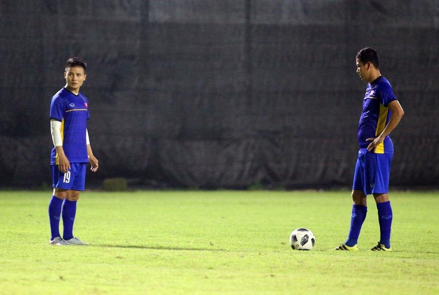 Việt Nam rèn giũa hàng thủ trước trận đấu Bahrain