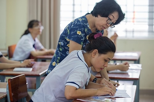 Bộ Giáo dục yêu cầu các địa phương điều tiết giáo viên từ trường thừa sang trường/lớp thiếu để tránh tình trạng có học sinh nhưng không có thầy cô giảng dạy. Ảnh: Thành Nguyễn.