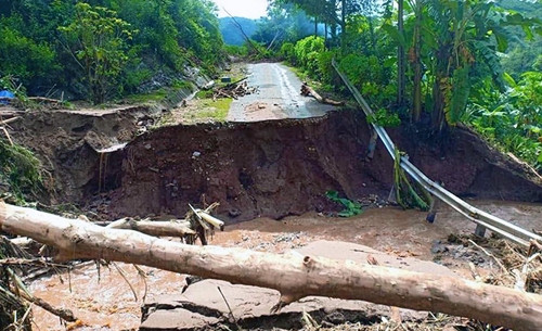 Huyện Mường Lát (Thanh Hóa) bị thiệt hại nặng nề nhất của đợt mưa lũ. Ảnh: Lê Hoàng.