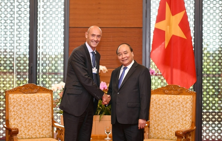 Thủ tướng Nguyễn Xuân Phúc tiếp ông Karim Temsamani, Chủ tịch Điều hành châu Á-Thái Bình Dương của Google. Ảnh: VGP