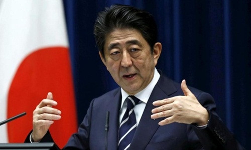 Thủ tướng Nhật Bản Shinzo Abe tại một cuộc họp báo ở Tokyo hồi năm 2016. Ảnh: Reuters.
