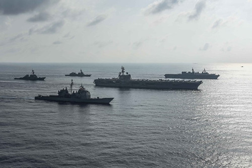 Nhóm tàu chiến Mỹ Ronald Reagan trên Biển Đông vào ngày 31/8. Ảnh: Reuters.