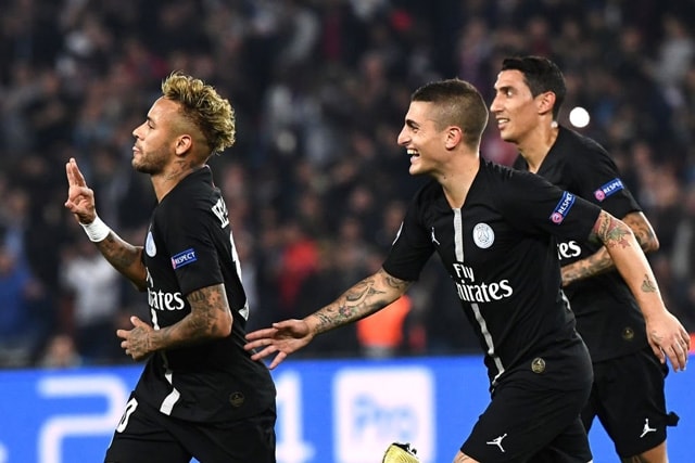 Cũng chính Neymar khép lại chiến thắng 6-1 cho PSG cũng bằng một siêu phẩm đá phạt