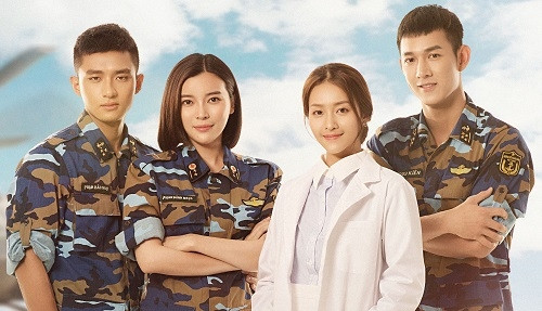 Từ trái sang: diễn viên Hữu Vi, Cao Thái Hà, Khả Ngân và Song Luân.