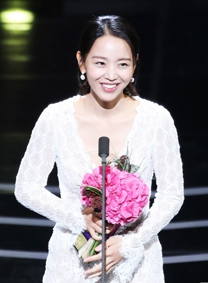 Nữ diễn viên xuất sắc hàng đầu (Phim dài tập): Shin Hye Sun (My Golden Life)