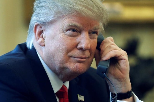 Ông Trump bác bỏ việc dùng iPhone để gọi điện - Ảnh 1.