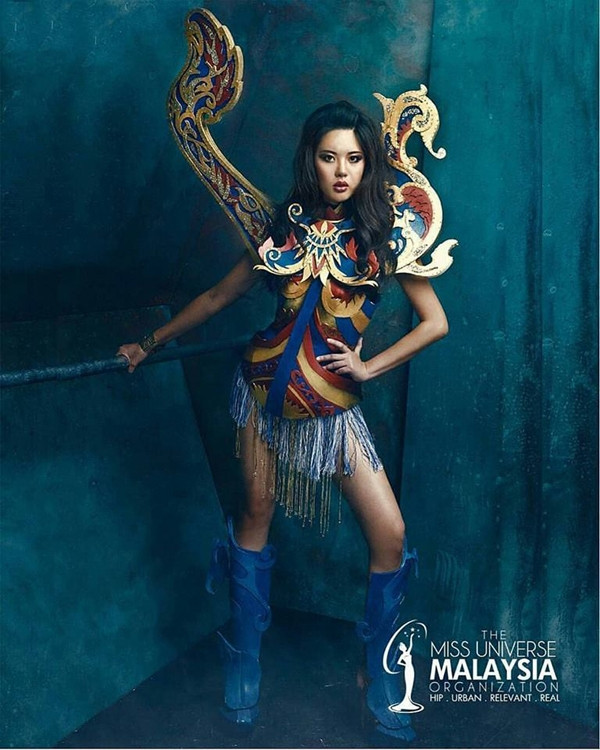 Hoa hậu Hoàn vũ Malaysia hóa thân thành một chiến binh cổ.