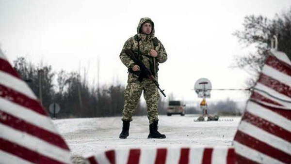 Ukraina triệu khẩn quân dự bị, Nga thử tàu ngầm tên lửa mới