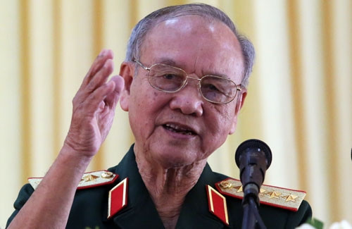 Đại tướng Phạm Văn Trà phát biểu tham luận. Ảnh: Phước Tuấn.
