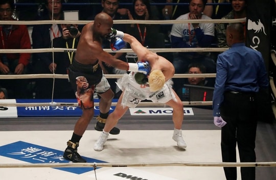 80 giây giành 9 triệu USD, Mayweather xứng danh vua quyền Anh - Ảnh 3.