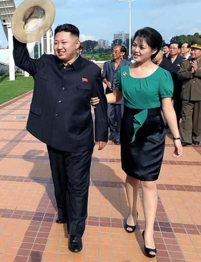 Ri Sol-ju là vợ của nhà lãnh đạo Triều Tiên Kim Jong-un. Cô được cho là sinh năm 1989, kết hôn với ông Kim Jong-un vào năm 2012. Có nguồn tin cho rằng cô đã sinh ba con và trước khi kết hôn cô từng là ca sĩ chuyên nghiệp.