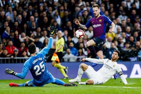 Pha làm bàn của Rakitic đem về chiến thắng cho Barca