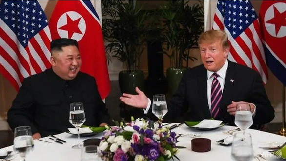 Đầu bếp thượng đỉnh tiết lộ thói quen ẩm thực của ông Trump và ông Kim - Ảnh 1.