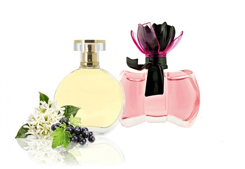 Sản phẩm tiếp cũng nằm trong danh sách các quà tặng quen thuộc dành cho giới nữ là nước hoa. Ngày nay, thị trường ngày càng đa dạng các loại nước hoa từ mùi hương, thương hiệu đến giá cả cho các bạn lựa chọn. Khi chọn mặt
