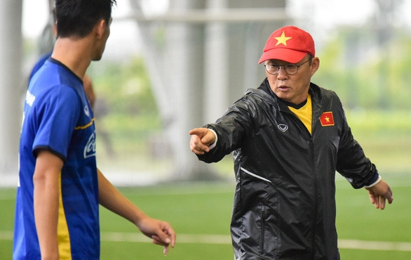 HLV Park Hang Seo dẫn dắt tuyển quốc gia lẫn U-22 Việt Nam - Ảnh 1.