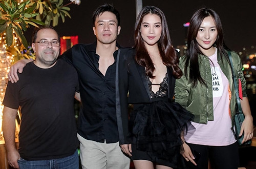 Từ trái sang: đạo diễn Ernie Barbarash, An Chí Kiệt, Trương Ngọc Ánh, diễn viên Lily Ji ở buổi ra mắt dự án tạp TP HCM.