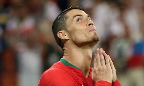 Ronaldo kém may mắn trong ngày trở lại. Ảnh: Reuters