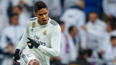 Varane thông báo ra đi, Real gấp rút tìm người thay