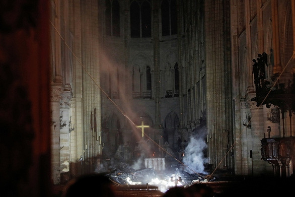Cháy Nhà thờ Đức Bà Paris: cứu được một số tác phẩm nghệ thuật, cổ vật vô giá - Ảnh 1.