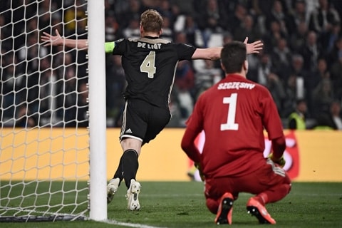 De Ligt giúp Ajax ngược dòng giành vé vào bán kết