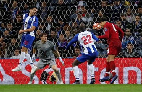 Van Dijk ấn định thắng lợi 4-1 cho Liverpool ở phút 84