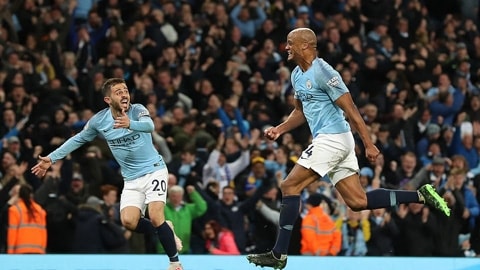 Thủ quân Kompany lập siêu phẩm mang về bàn thắng duy nhất cho Man City