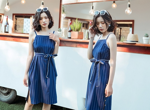 Váy hai dây dáng dài xẻ tà màu xanh lá cây cực hotrend | Shopee Việt Nam