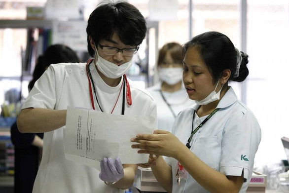Nhật Bản nới lỏng thị thực cho các điều dưỡng viên nước ngoài - Ảnh 1.