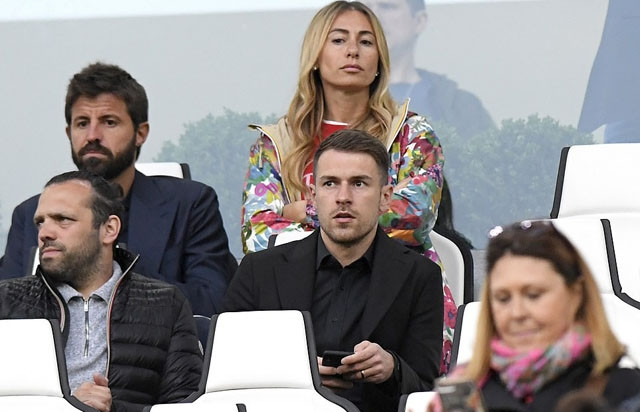 Trên khán đài, tân binh Aaron Ramsey cũng theo dõi trận đấu của Juventus với Atalanta. Kể từ mùa giải 2019/20, Ramsey sẽ thi đấu cho 