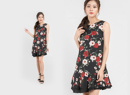 Bạn gái có thể thay thế những mẫu đầm đen trơn bằng đầm họa tiết hoa hồng peplum, chất liệu lụa để tránh nhàm chán cho ngày hè.