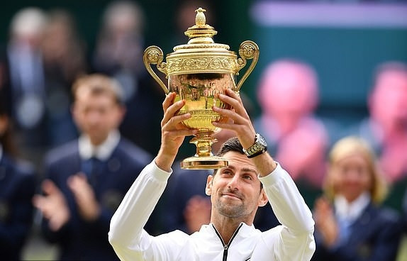 Djokovic đánh bại Federer trong trận chung kết Wimbledon dài nhất lịch sử - Ảnh 2.