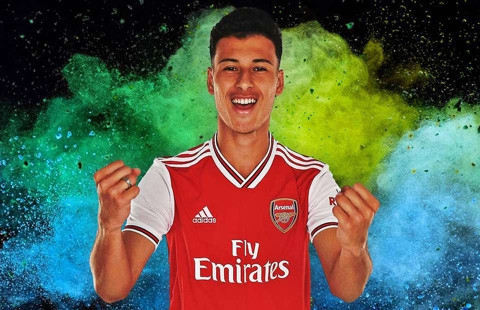 Phải tới đầu tháng 7, Arsenal mới có được chữ ký đầu tiên với tiện đạo 18 tuổi Martinelli