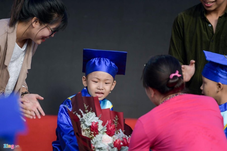 Le khai giang cua nhung hoc tro nhi chong choi benh ung thu hinh anh 3 