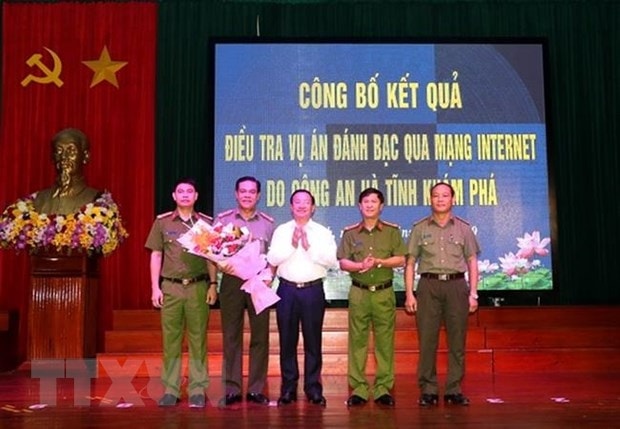 Pha 2 duong day ca do bong da qua mang voi so tien hon 3.000 ty dong hinh anh 1