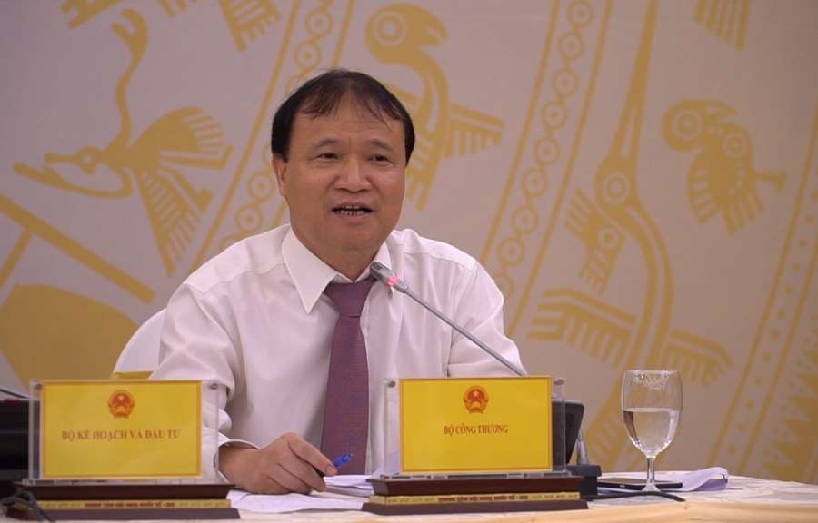 Trả lời tại buổi họp báo Chính phủ thường kỳ chiều tối nay (2/10), Thứ trưởng Bộ Công Thương Đỗ Thắng Hải đã bác bỏ thông tin Sabeco bán vốn cho doanh nghiệp Trung Quốc. (Ảnh: Minh Hiếu/Vietnam+)