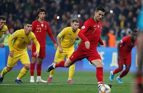 Ronaldo ghi bàn thắng thứ 700 trong sự nghiệp