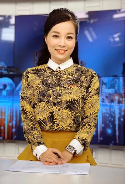 Minh Hương hiện là MC dẫn bản tin chính luận của một kênh truyền hình.